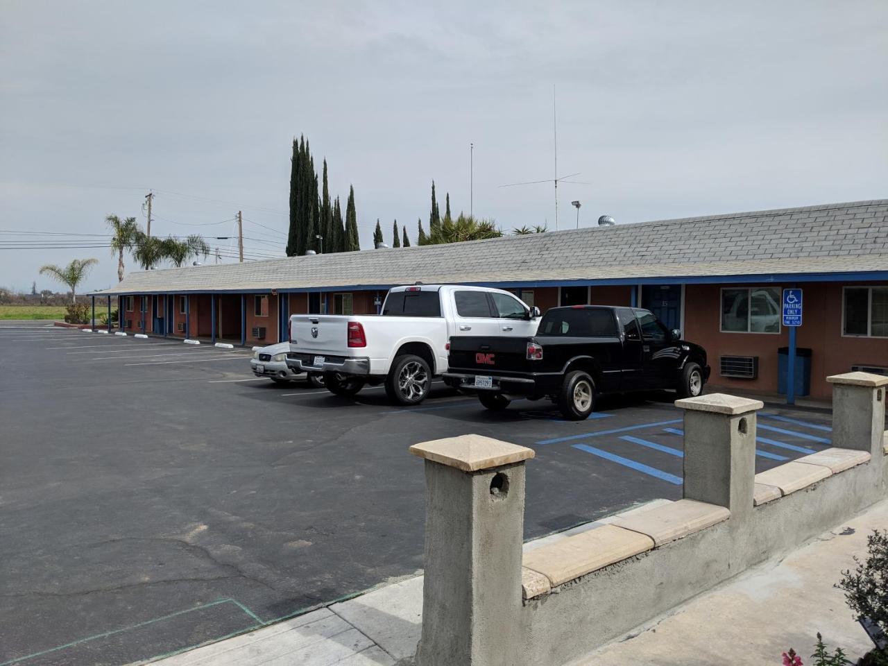 El Monte Motel Dinuba Exterior foto