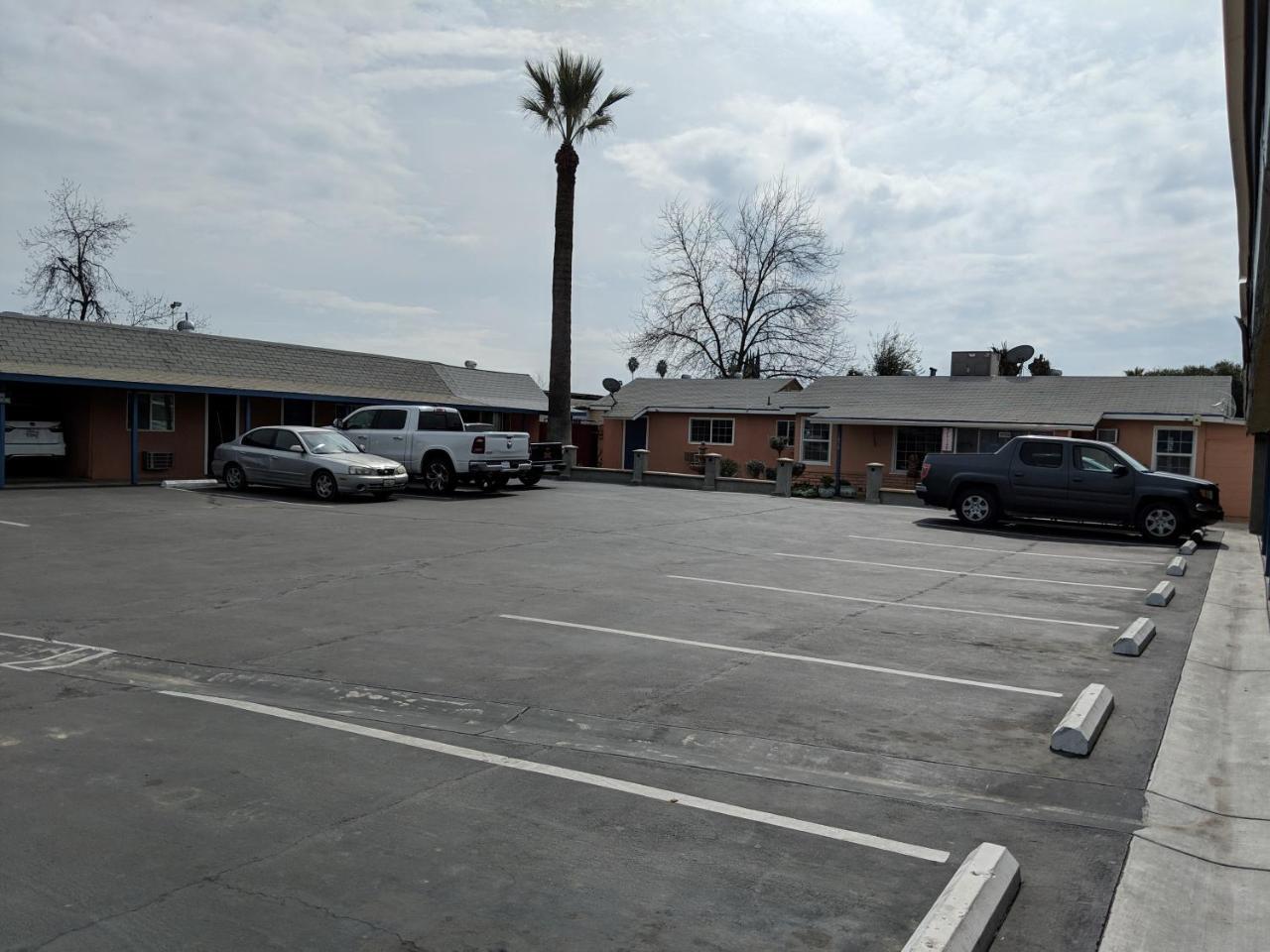 El Monte Motel Dinuba Exterior foto