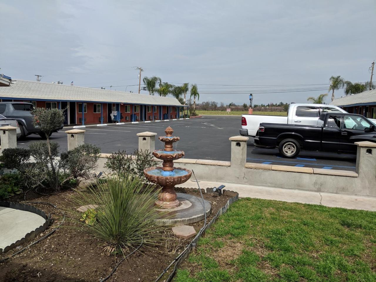 El Monte Motel Dinuba Exterior foto