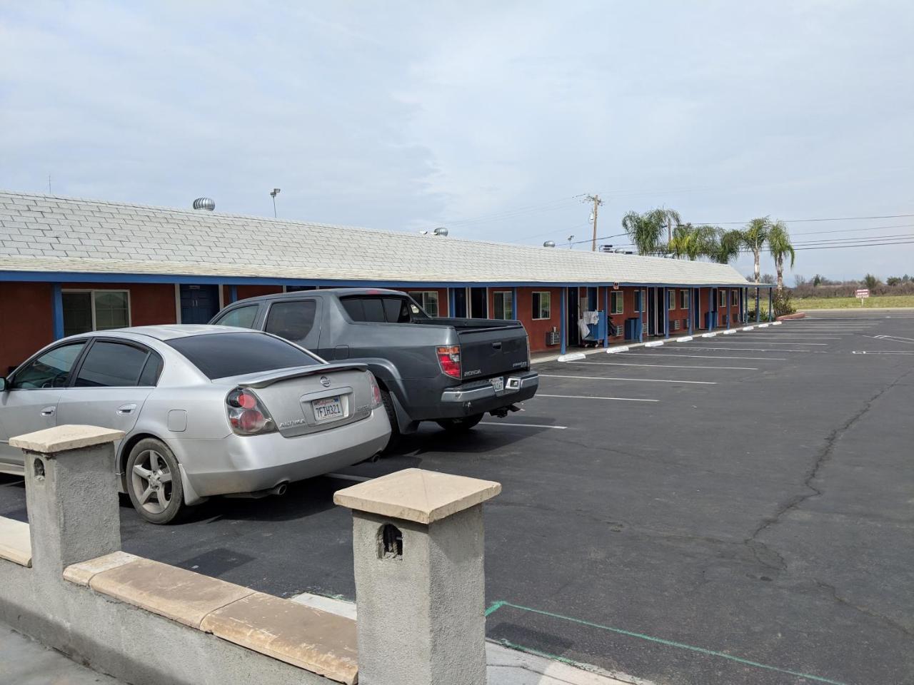 El Monte Motel Dinuba Exterior foto